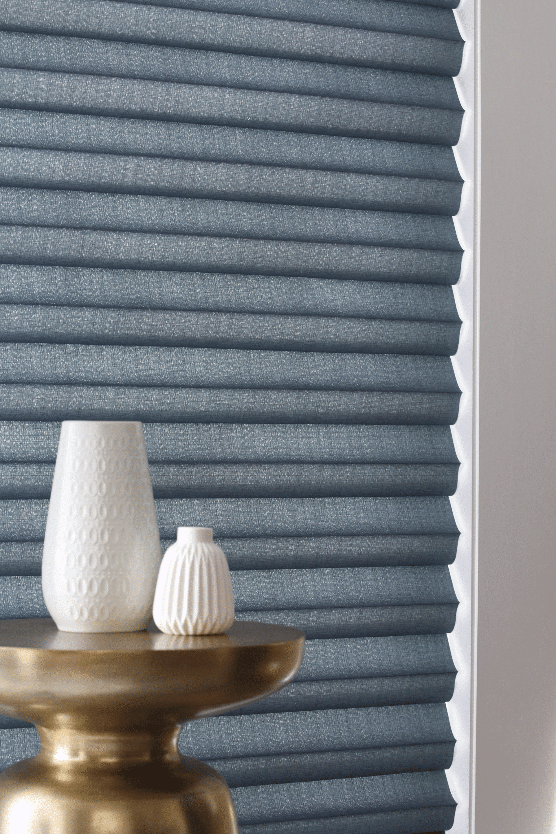 2017 SOL LR RileyLF FabricDetail VertCrop